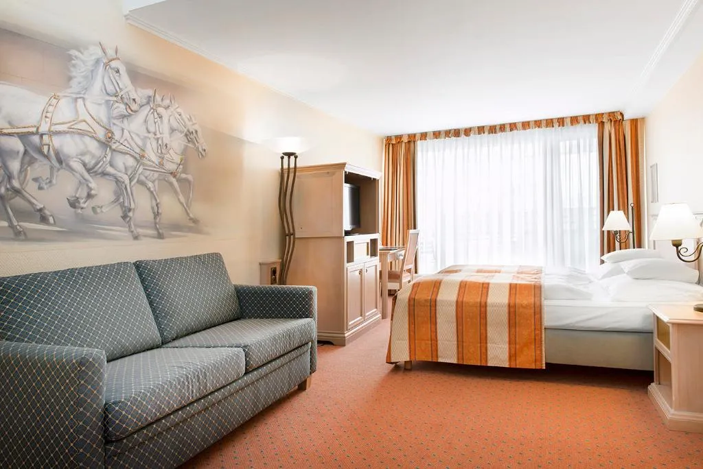 JUNIOR SUITE CAPACITY 2 Room, Hollywood Media Hotel, Berlin