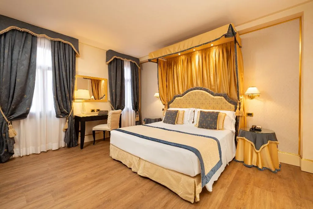 SUITE DELUXE CAPACITY 2 Room, A La Commedia, Venice