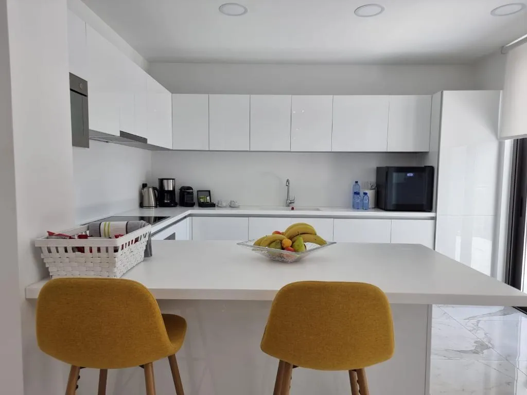 APARTMENT WITH PRIVATE POOL Room, Downtown Park, Cyprus