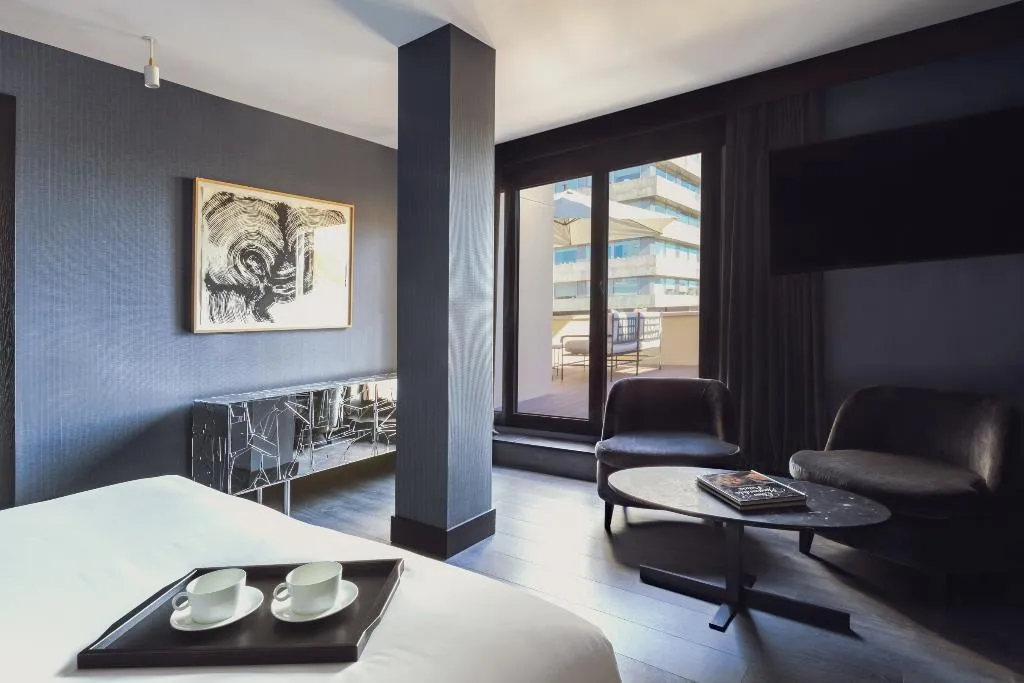 SUITE WITH TERRACE Room, The Pavilions Madrid, Madrid