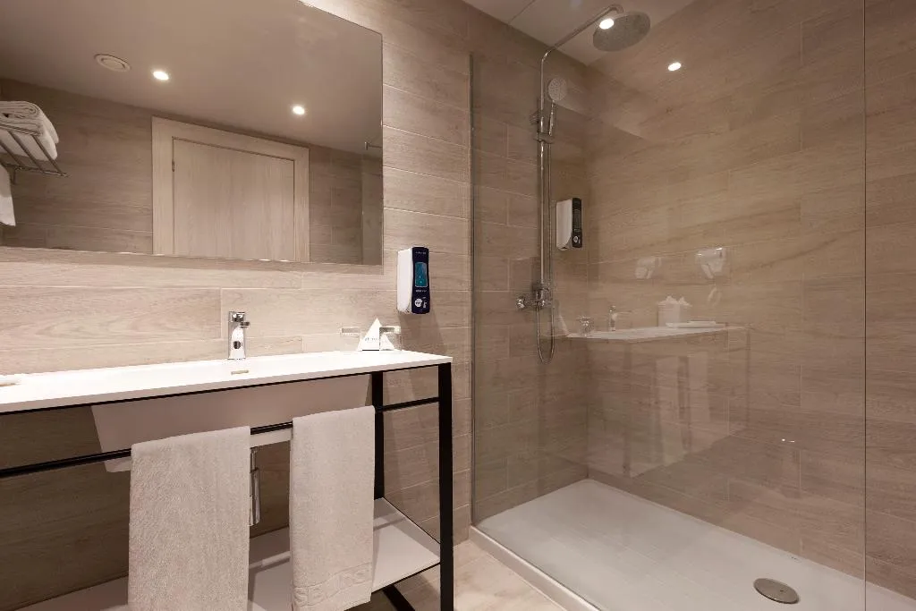 DOUBLE STANDARD Room, SB Bcn Events, Barcelona