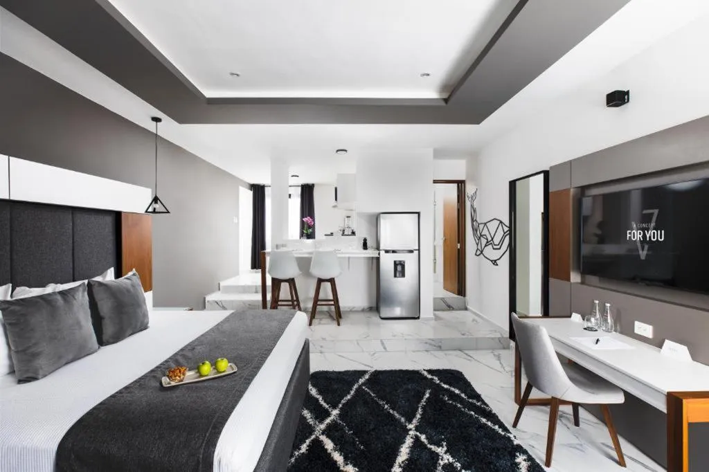 STUDIO DELUXE KING BED Room, Seven Boutique Apartments Cancún, Cancun Area