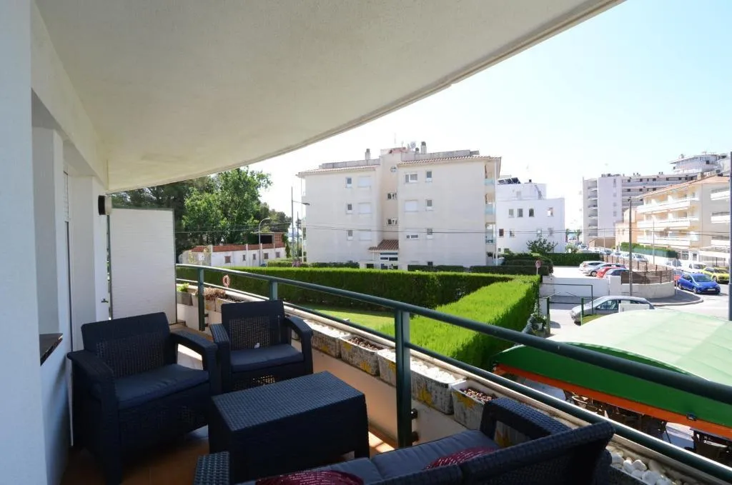 APARTMENT CAPACITY 6 TWO BEDROOMS Room, Medes Park, Costa Brava