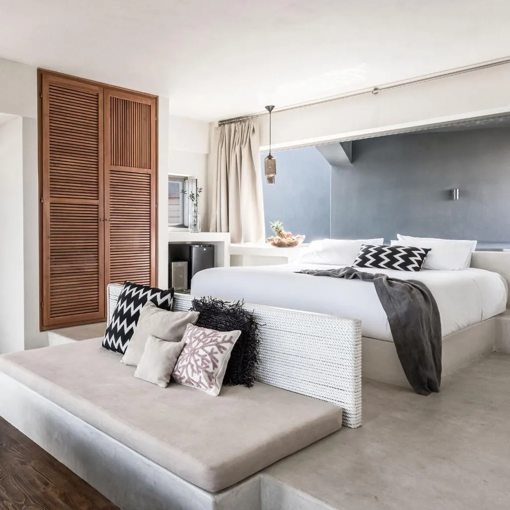 JUNIOR SUITE STANDARD Room, West East Suites, Santorini