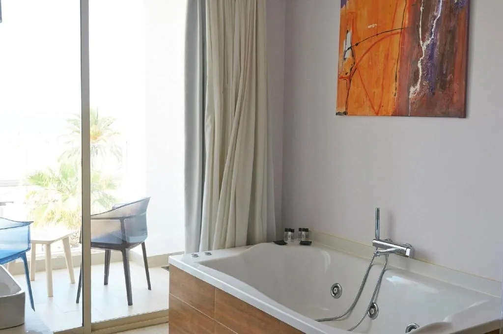 JUNIOR SUITE SEA VIEW Room, Gabbana Beach, Valencia