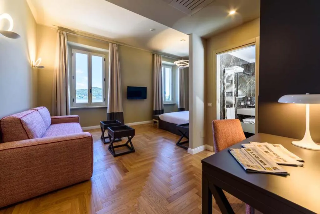 Room, Villa Paradiso, Milan