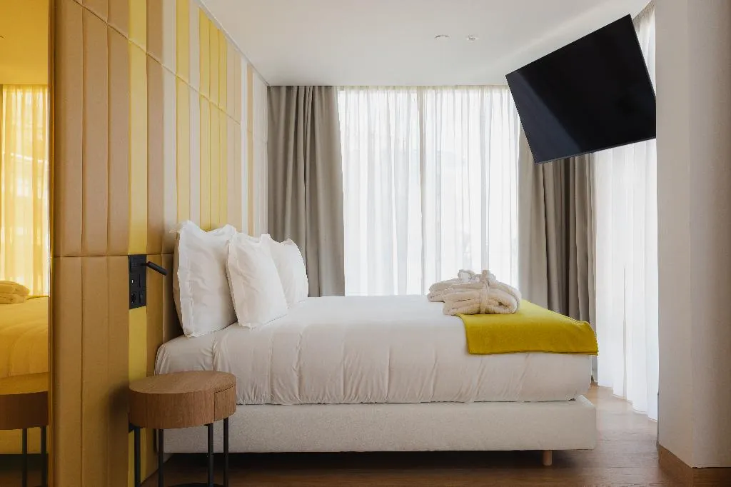 DOUBLE SINGLE USE DELUXE Room, Lumen Hotel and The Lisbon Light Show, Lisbon