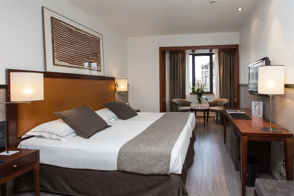 Double or Twin STANDARD Room, Hotel Balmoral, Barcelona