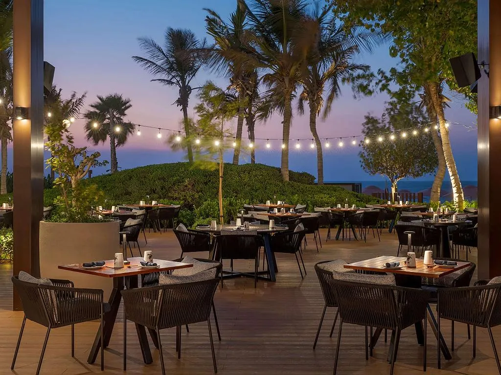 Restaurant, Banyan Tree Dubai, Dubai