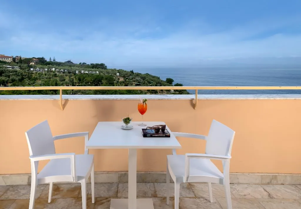 JUNIOR SUITE SEA VIEW WITH TERRACE Room, Hotel Miramare, Naples