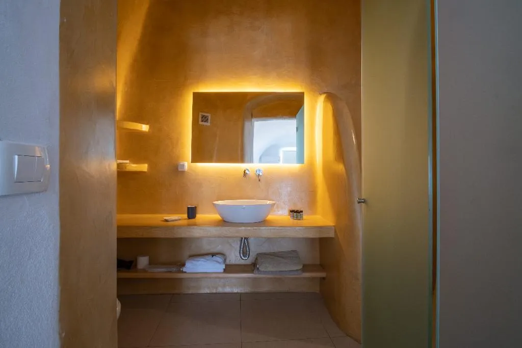 SUITE SUPERIOR WITH VIEWS Room, On The Cliff, Santorini