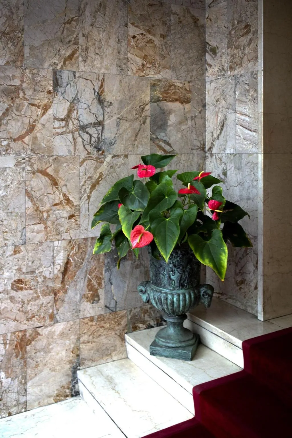 Lobby, Colombia, Milan