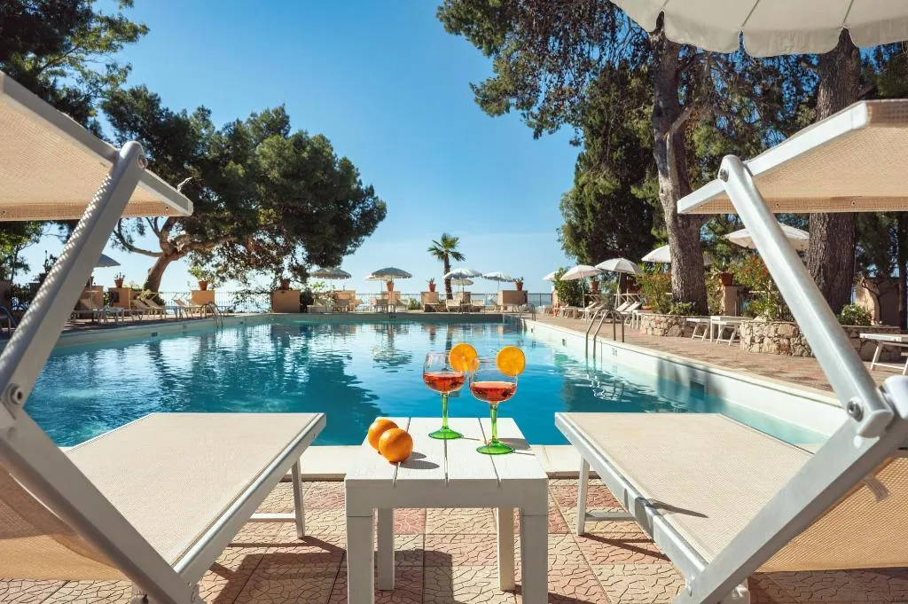 Pool, Excelsior Palace, Taormina