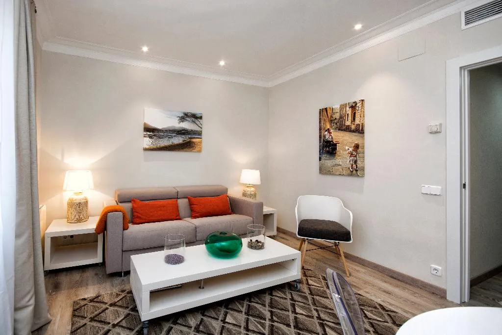 APARTMENT THREE BEDROOMS Room, Mercedes Heritage Apartments, Barcelona