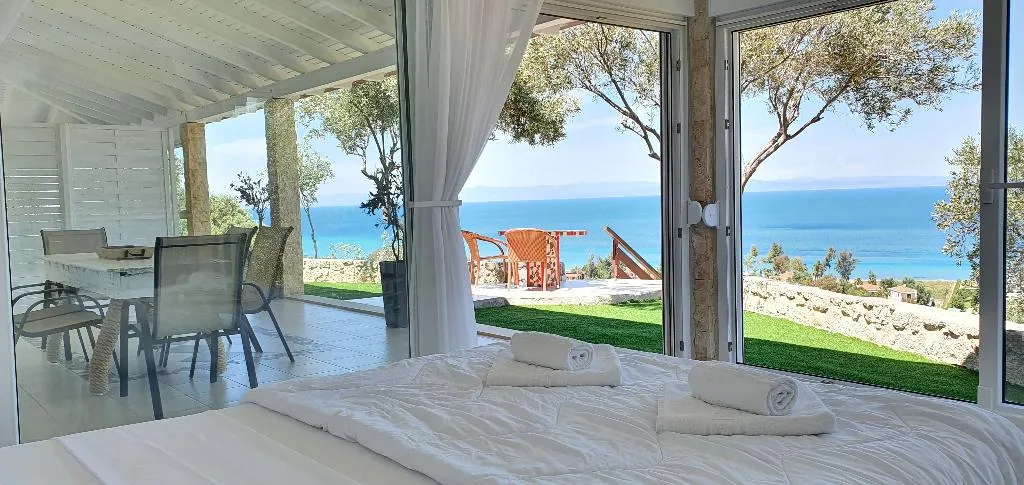 SUITE SEA VIEW TWO BEDROOMS Room, Bungalow White Apartments and Suits, Halkidiki