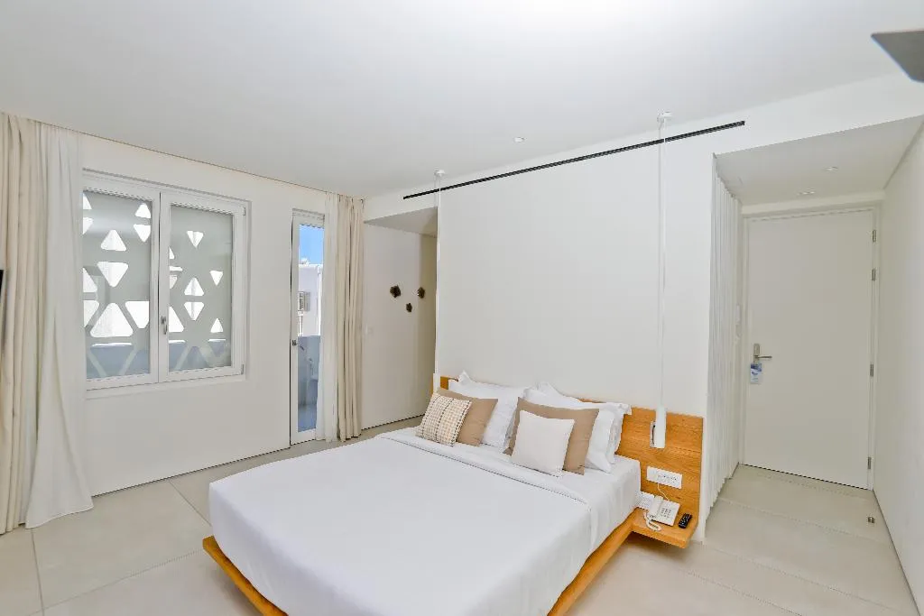 SUITE WITH JACUZZI Room, Mykonos Dove beach hotel, Mykonos