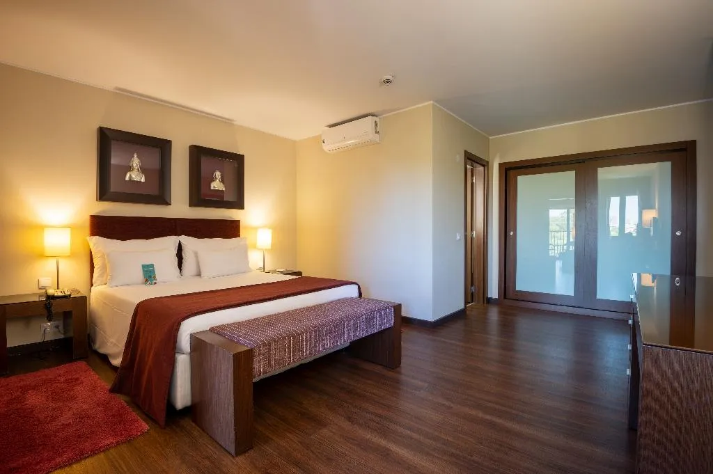 JUNIOR SUITE CAPACITY 3 Room, Vila Gale Cascais, Lisbon