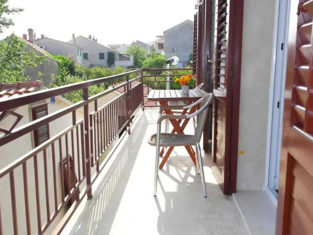 APARTMENT CAPACITY 2 Room, Olga, Split