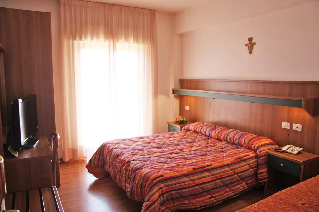 Double or Twin STANDARD Room, Hotel Los Angeles, Perugia