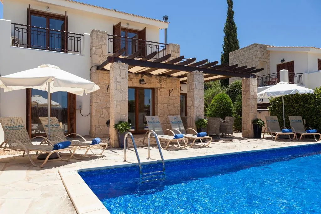 VILLA THREE BEDROOMS WITH PRIVATE POOL Room, Aphrodite Hills Rentals – Junior Villas, Cyprus