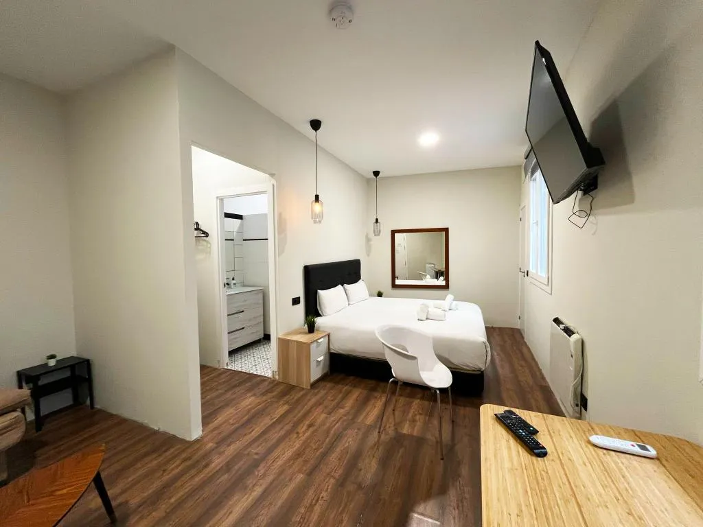 QUADRUPLE STANDARD Room, Montera Center Madrid, Madrid
