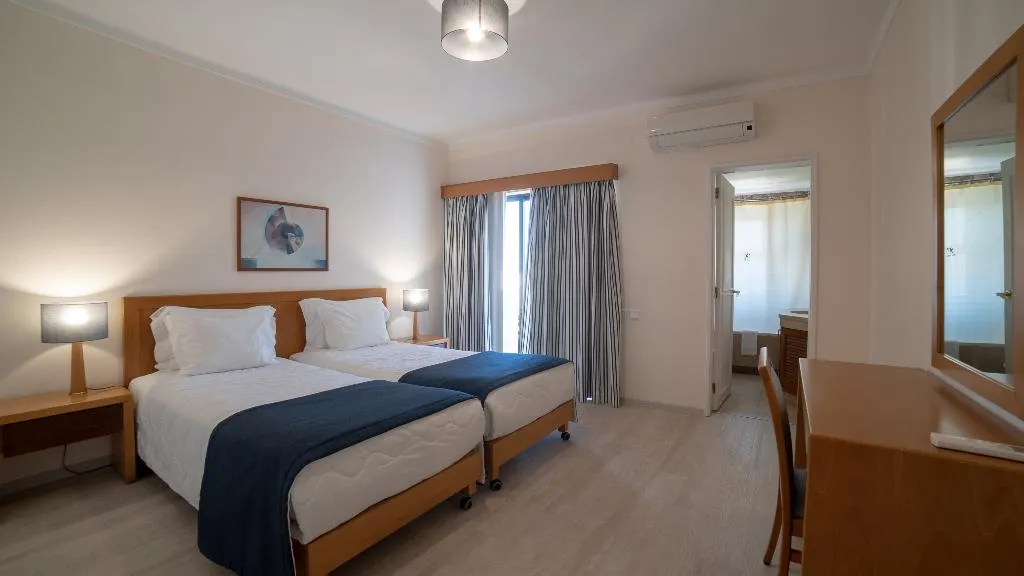 APARTMENT POOL VIEW TWO BEDROOMS Room, Vila Petra, Algarve