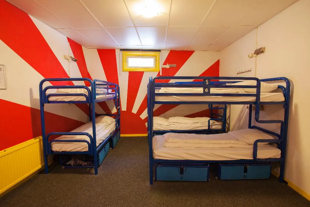 Bed in dormitory STANDARD Room, Flying Pigs Downtown Hostel Amsterdam, Amsterdam