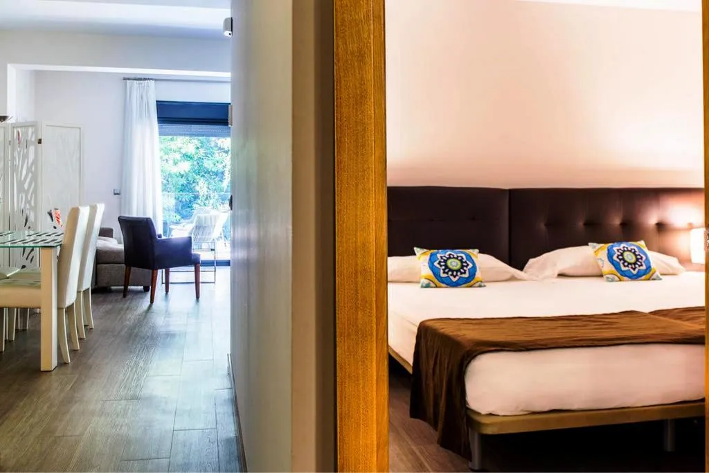 APARTMENT CAPACITY 4 TWO BEDROOMS Room, Dimona Suites, Costa Del Sol