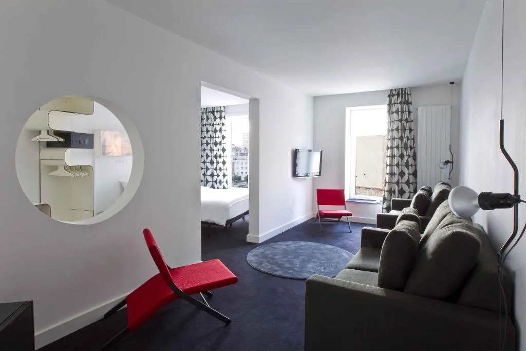 JUNIOR SUITE WITH DOUBLE BED Room, Gat Point Charlie, Berlin