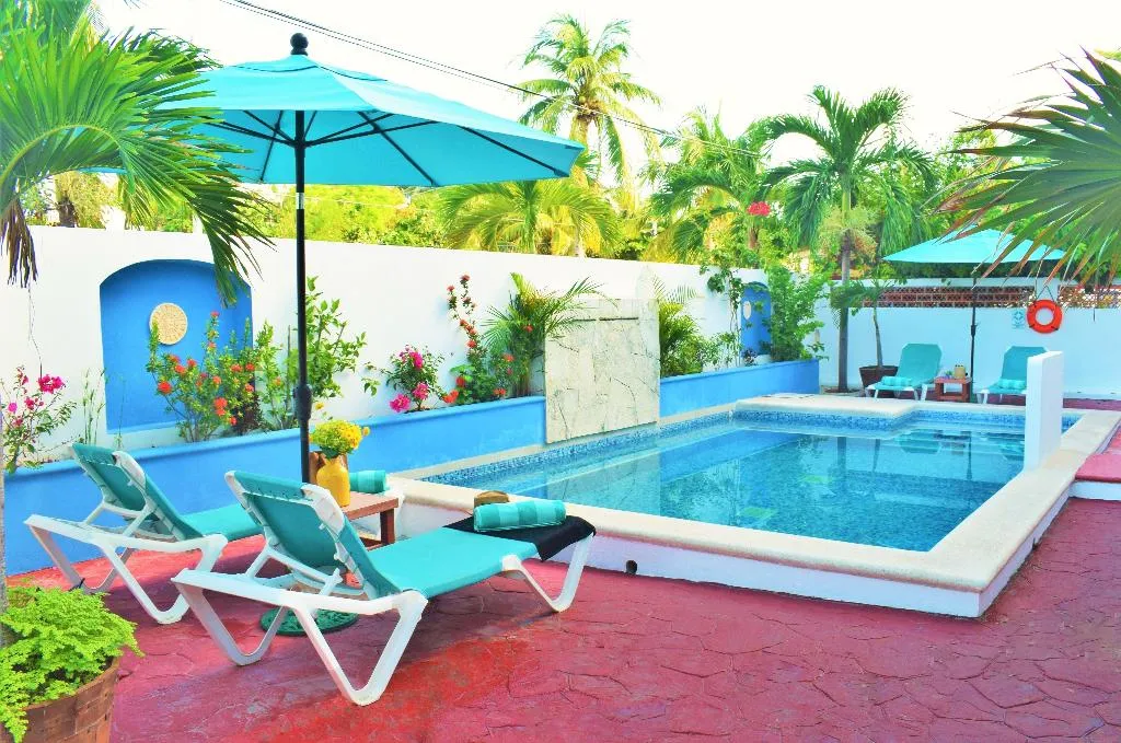 Pool, Corales Suites, Cancun Area