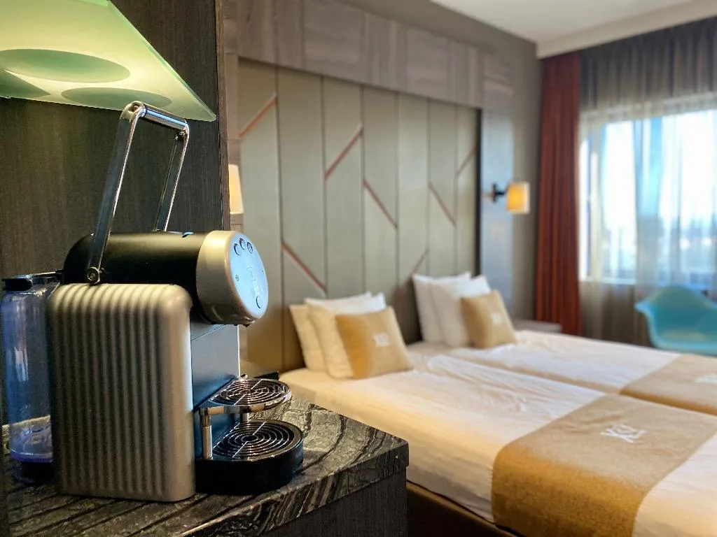 Double or Twin STANDARD Room, Xo Hotels Couture, Amsterdam