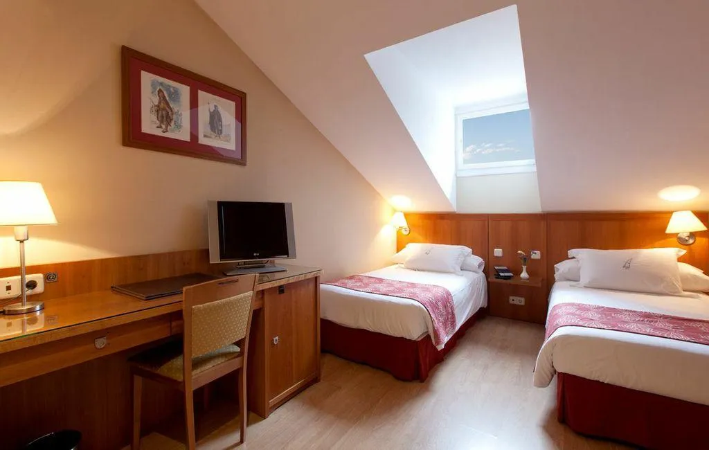 Room, Hotel Ateneo, Madrid