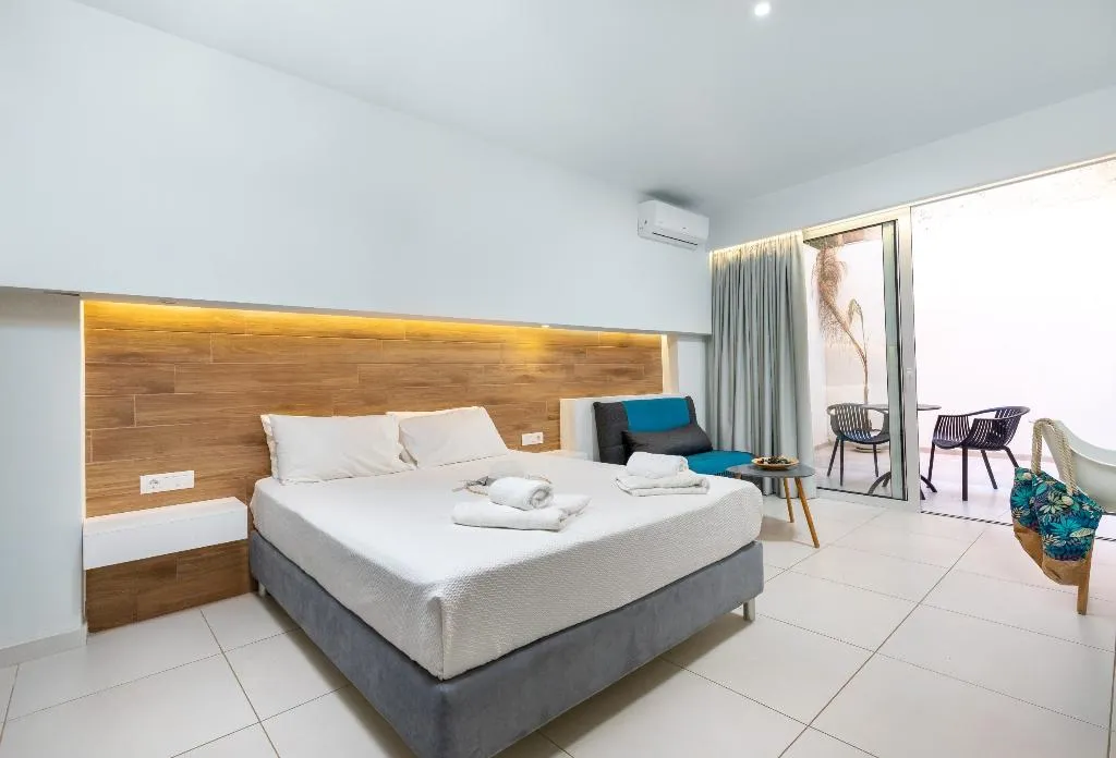 TRIPLE SUPERIOR WITH TERRACE Room, Notus, Crete