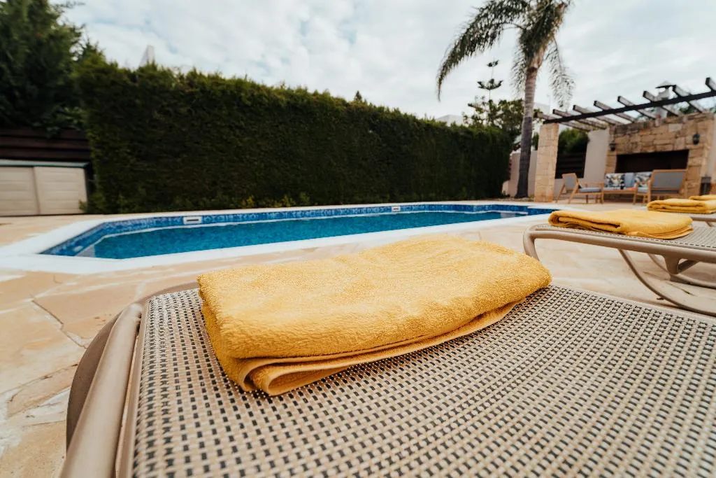 BUNGALOW THREE BEDROOMS WITH PRIVATE POOL Room, Sea Point Villas, Cyprus