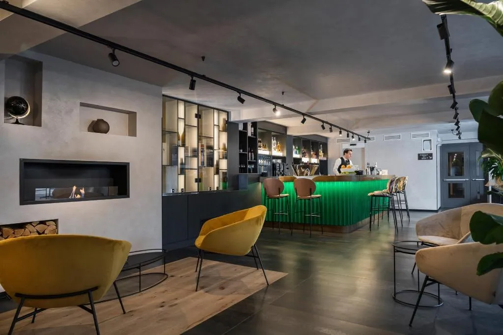Bar, Athenaeum, Florence