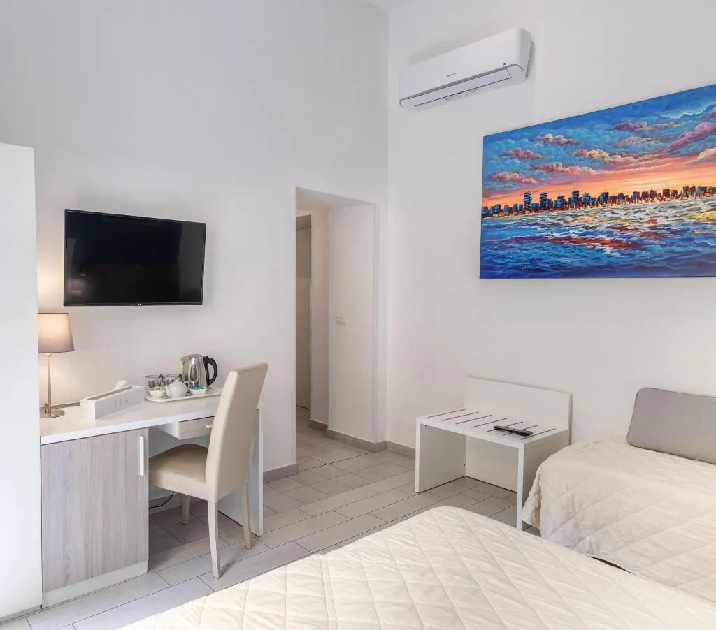 Room, New Gallery, Naples