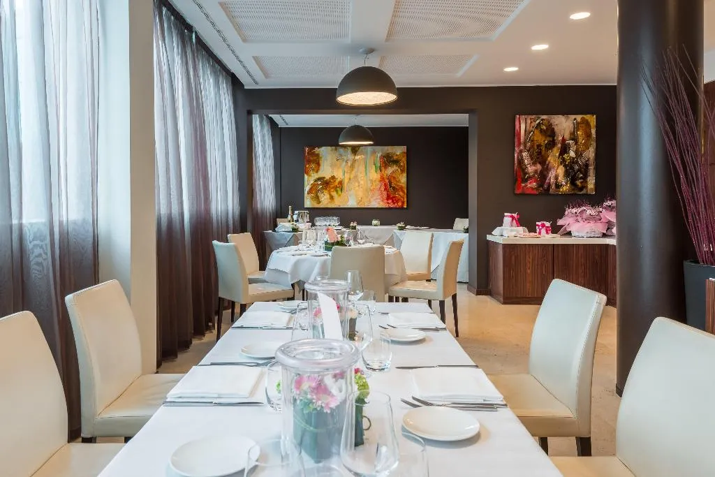 Conferences, Crowne Plaza Milan City, Milan