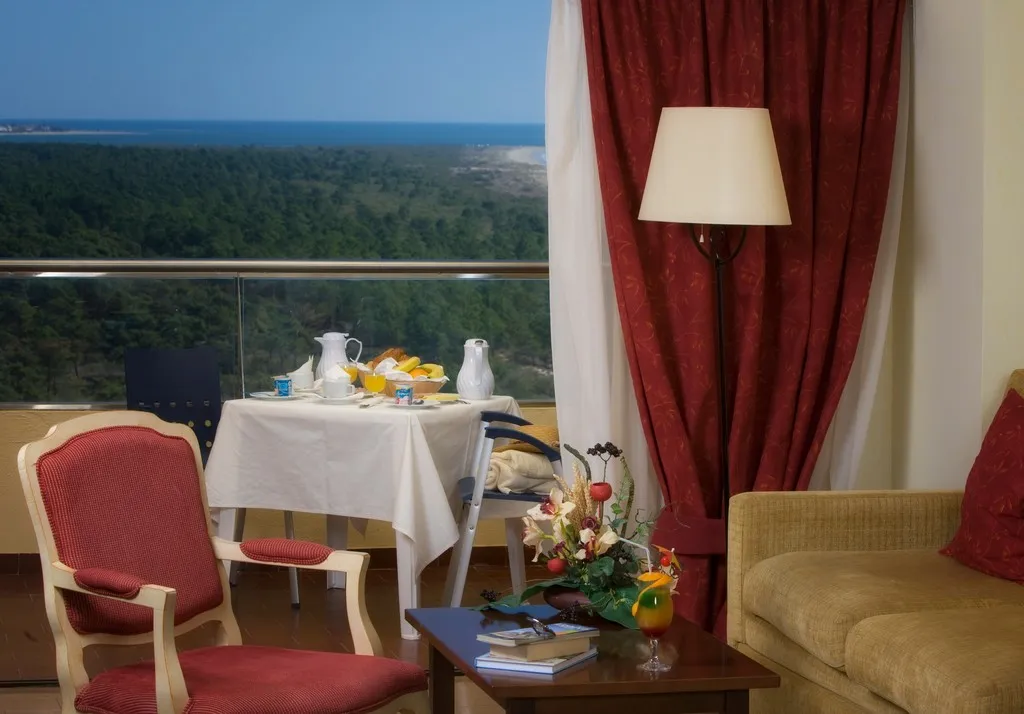 JUNIOR SUITE CLASSIC Room, Yellow Praia Monte Gordo Hotel, Algarve