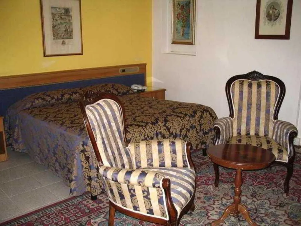 Room, HHB Hotel, Florence