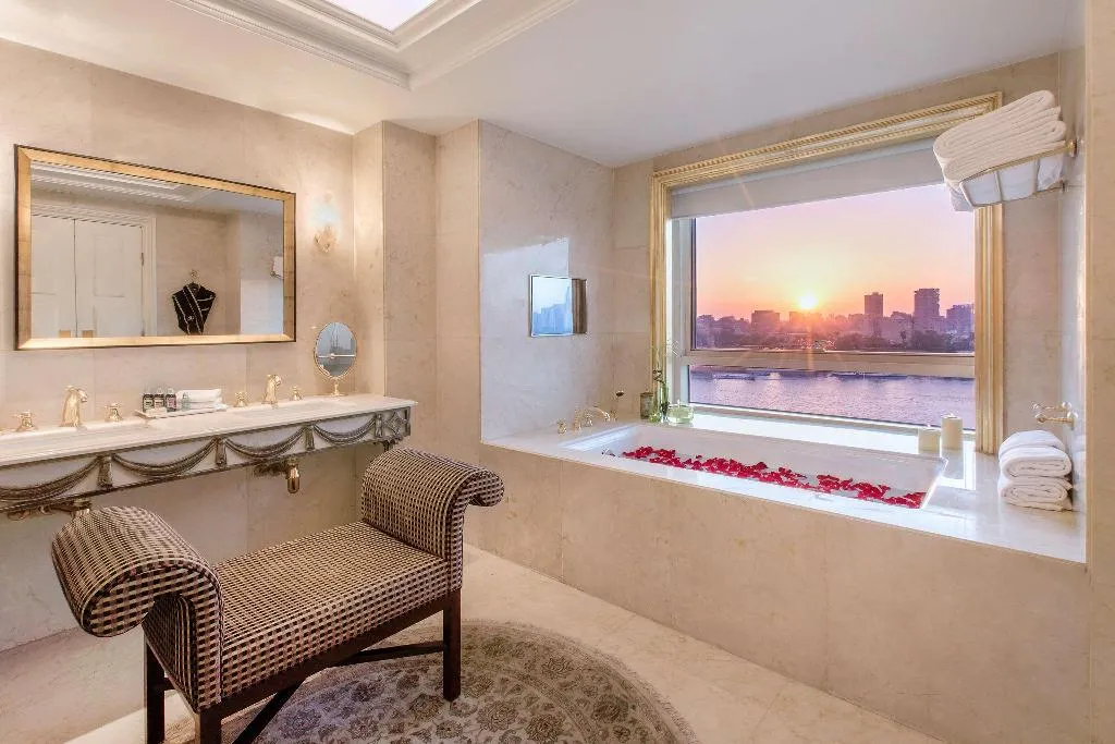 SUITE STANDARD Room, Kempinski Nile Hotel Garden City Cairo, Cairo