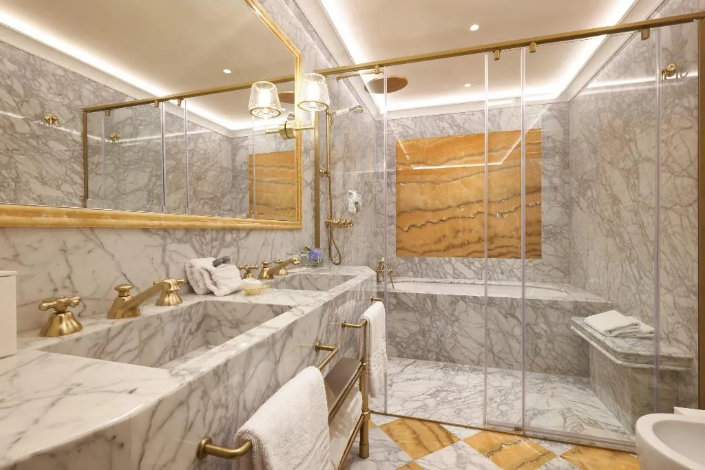 JUNIOR SUITE CANAL VIEW Room, Palazzo Giovanelli e Gran Canal, Venice