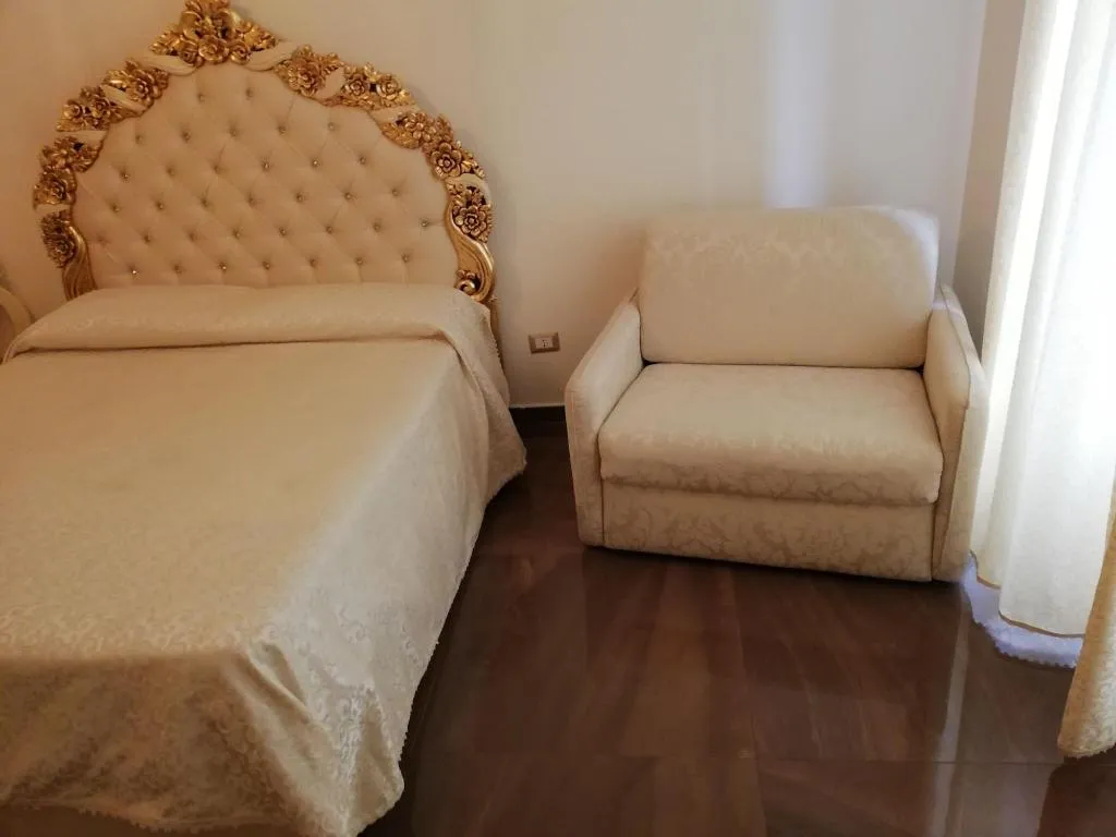 Room, Guesthouse Maria Francesca, Naples