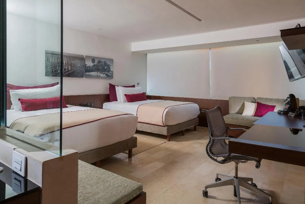 QUADRUPLE CLASSIC WITH VIEWS Room, InterContinental Presidente Cancun Resort, Cancun Area