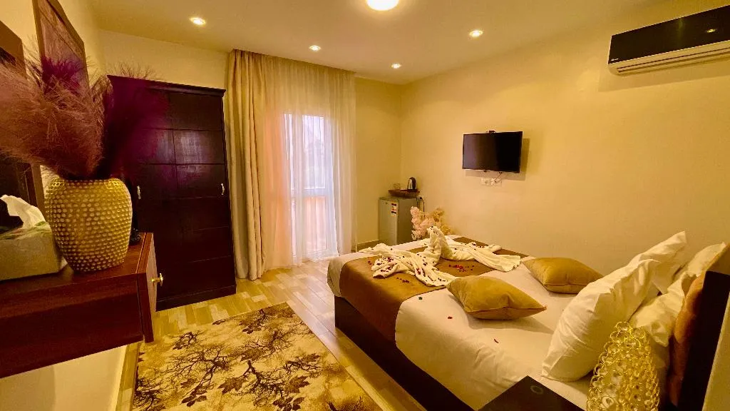 DOUBLE SUPERIOR KING BED Room, Nemes Pyramids View Inn, Cairo