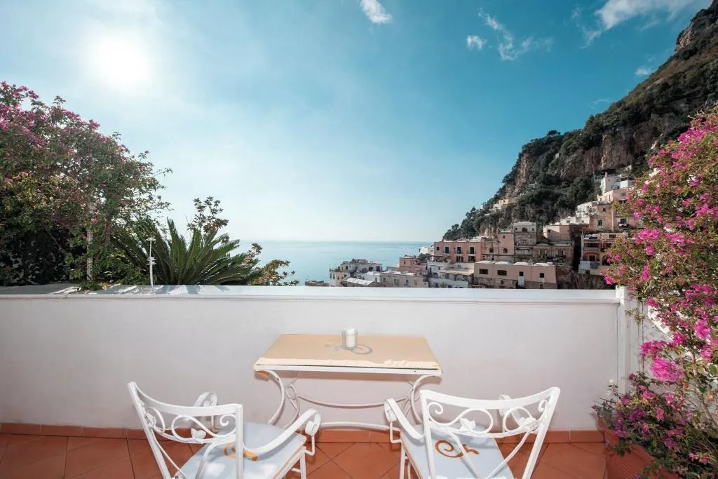 Terrace, Residence Villa Yiara, Naples