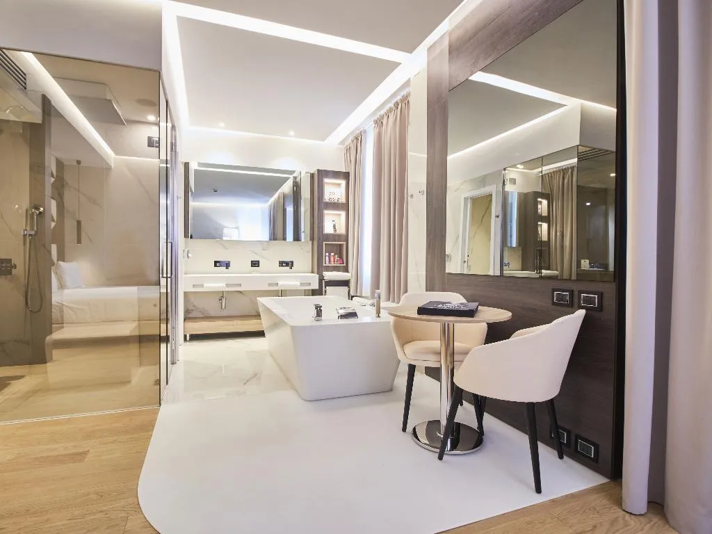 SUITE DELUXE Room, iH Hotels Milano Ambasciatori, Milan