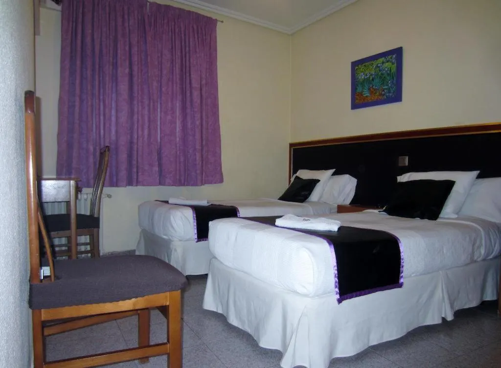 Room, CH Chelo, Madrid