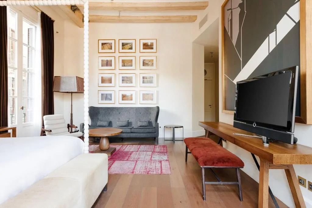 SUITE CITY VIEW KING BED Room, Do: Placa Reial, Barcelona