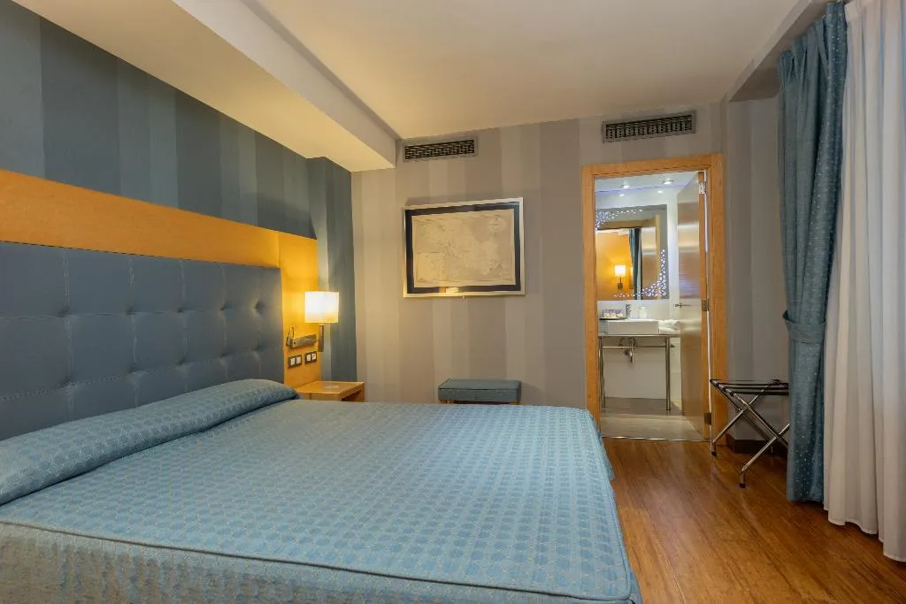 TRIPLE STANDARD Room, Del Mar, Barcelona