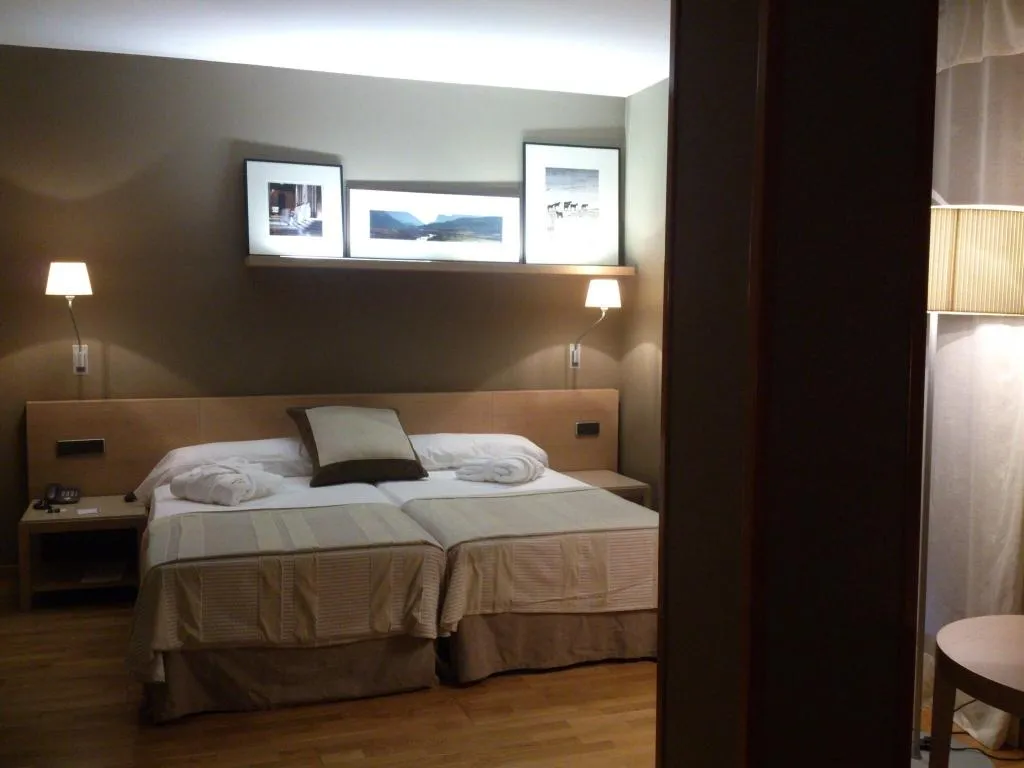 Room, Parador de la Seu d'Urgell, Costa Brava